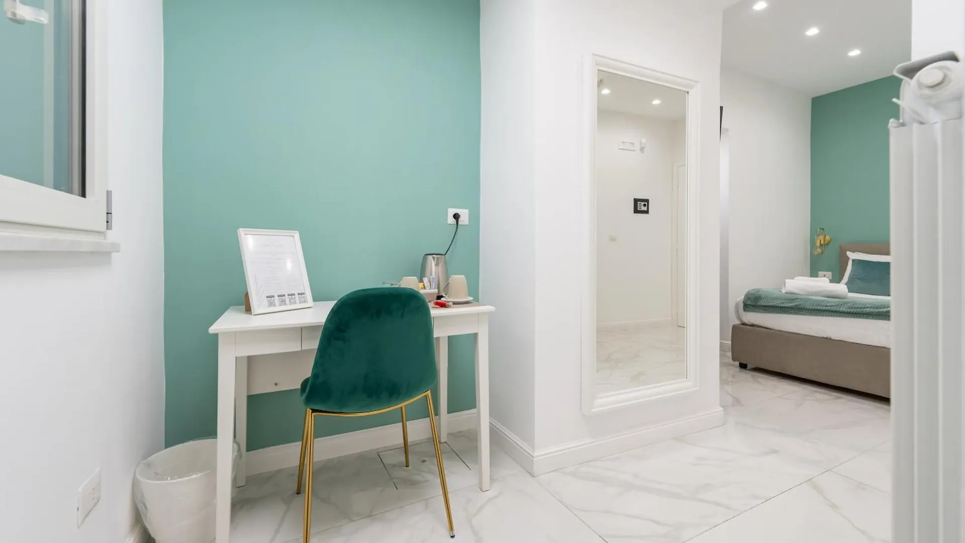 Maison Morghen Naples Bed & Breakfast