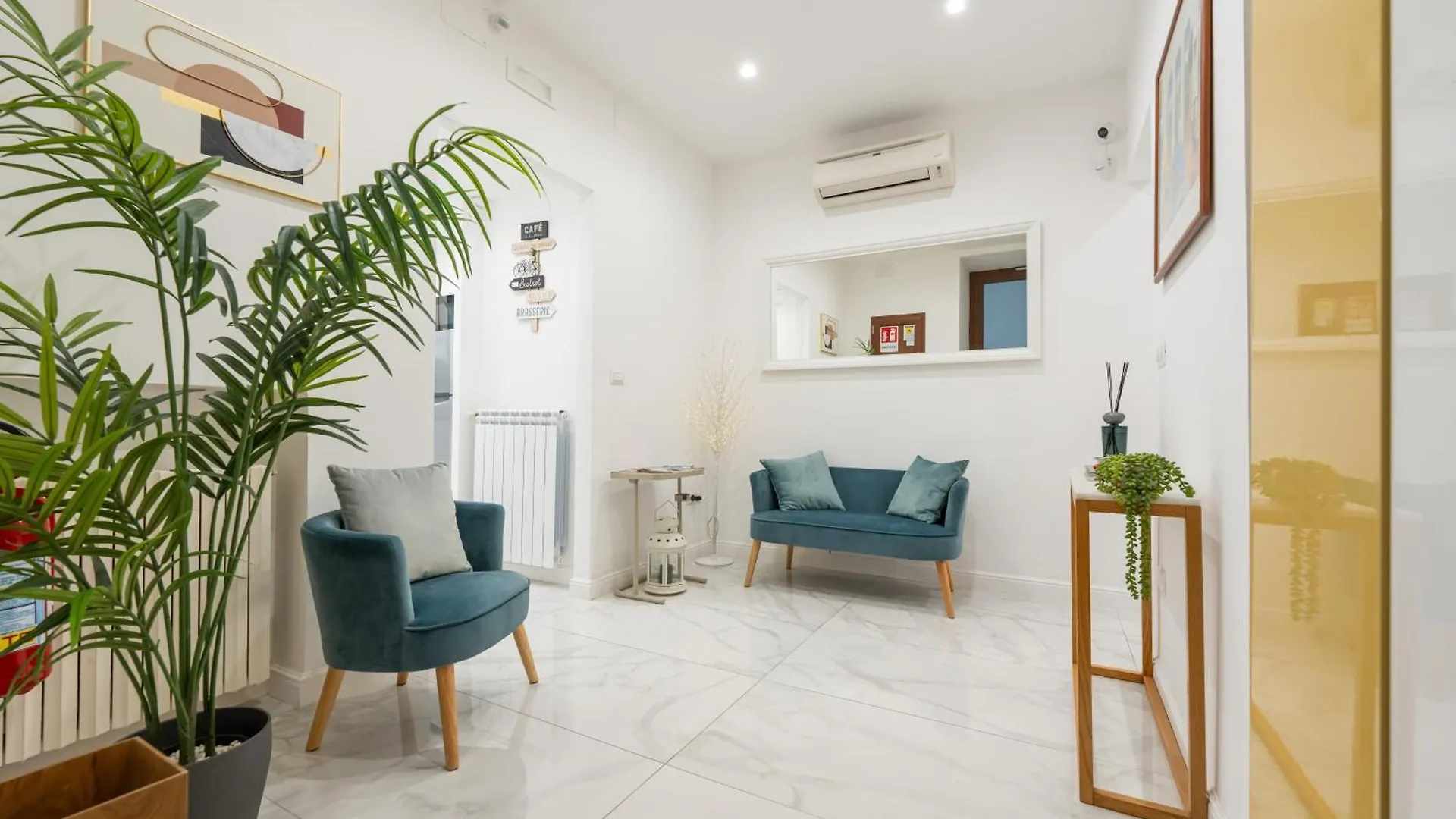Maison Morghen Naples Bed & Breakfast