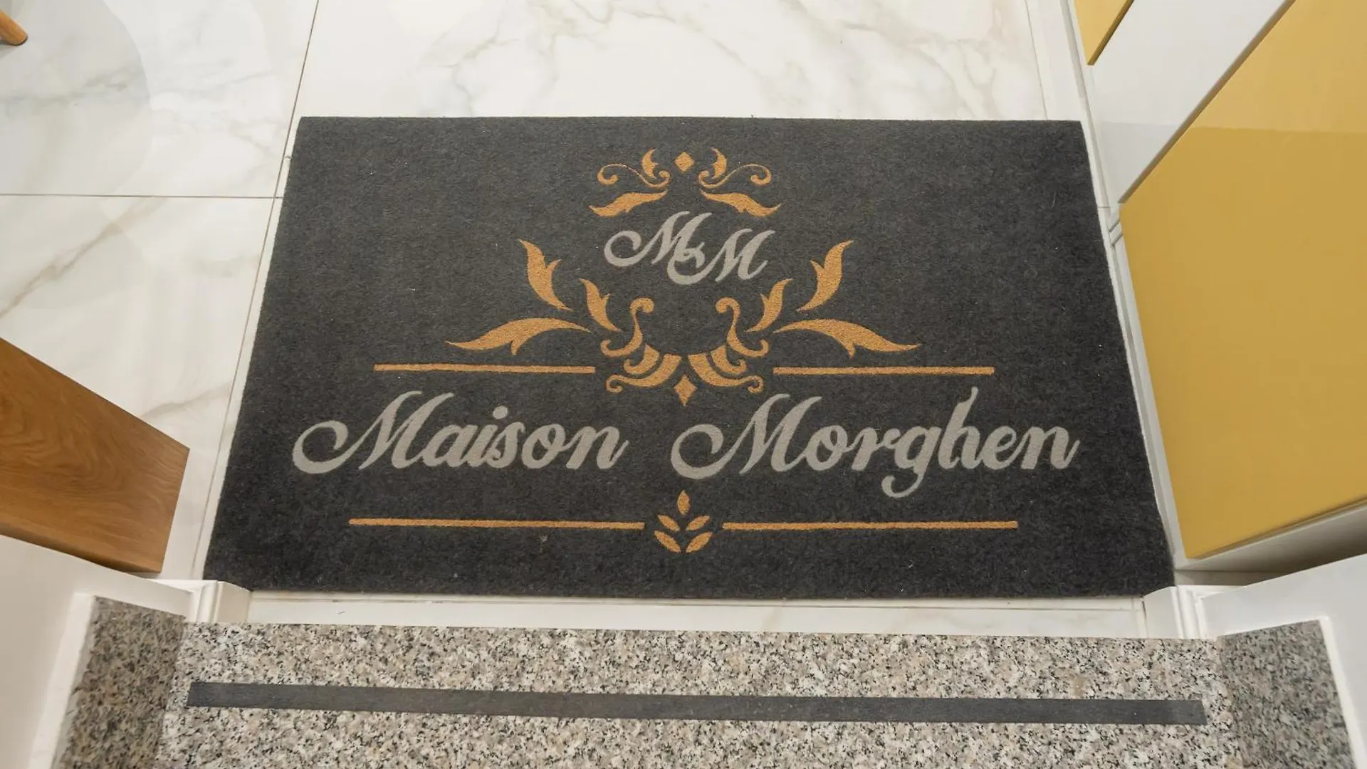 Maison Morghen Naples Bed & Breakfast